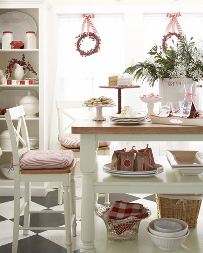 hellolovely-hello-lovely-studio-christmas-holiday-decorating-ideas-Swedish-Scandinavian-Nordic