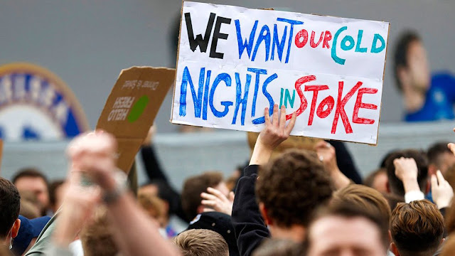 Chelsea fans protest European Super League outside stamford bridge