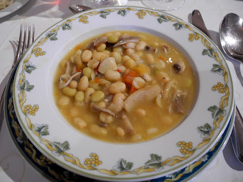 Pochas con setas de temporada al aroma de balsámico