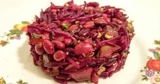 Изпитана рецепта за нискокалорична салата от червено цвекло и тиквички