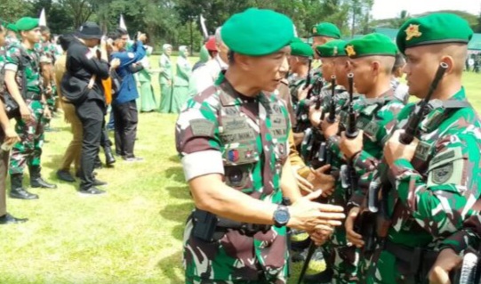 Pangdam Hasanuddin, Pimpin Upacara Penerimaan Personil Satgas Pengamanan Perbatasan RI  Yon 725/Woroagi