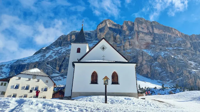 santuario santa croce prati di armentare alta badia inverno neve ciaspole