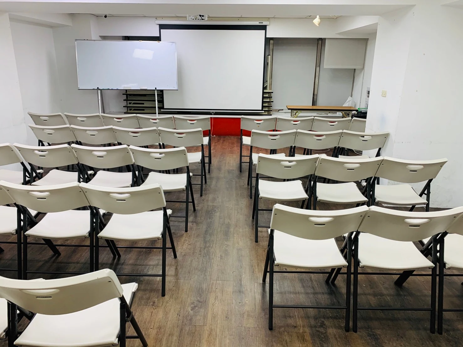 Financial Classroom at Taipei Main Station image