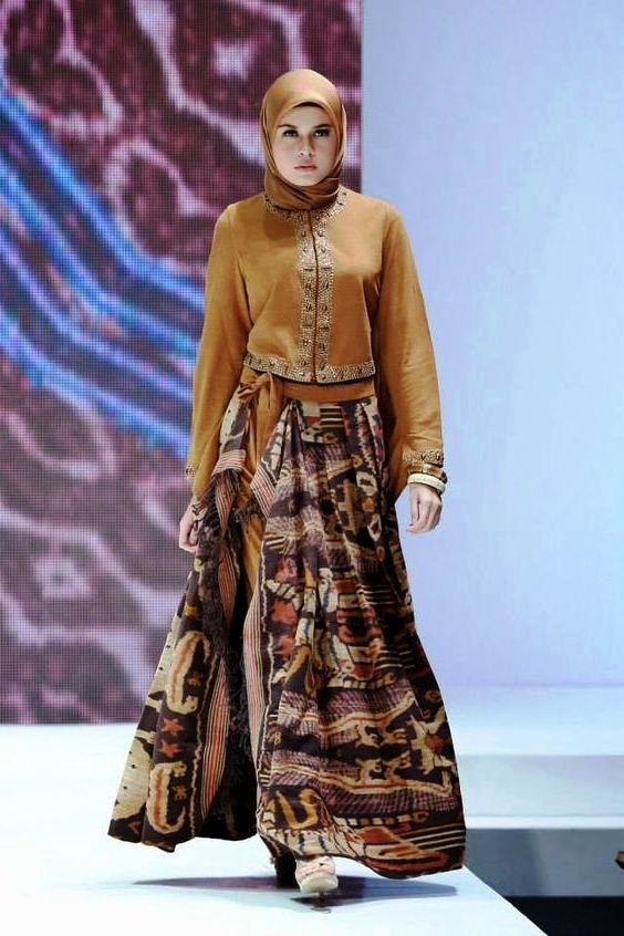  21 model  baju  batik  pesta  untuk  wanita muslim modern 