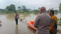 Tinjau Lokasi Banjir, Kapolres Serang Bersama Kapolsek Jawilan Rasa Peduli Terhadap Warga Terdampak