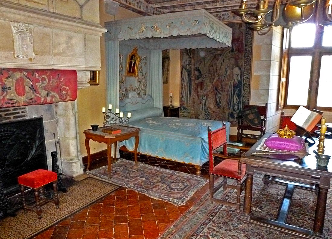 medieval royal bedroom