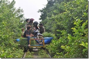 Cambodia Battambang bamboo train 131026_0031