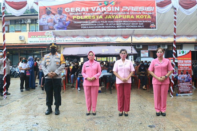 Gerar Vaksin Presisi, Ratusan Warga Datangi Polresta Jayapura Kota