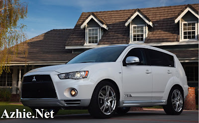 Mitsubishi Outlander Sport putih