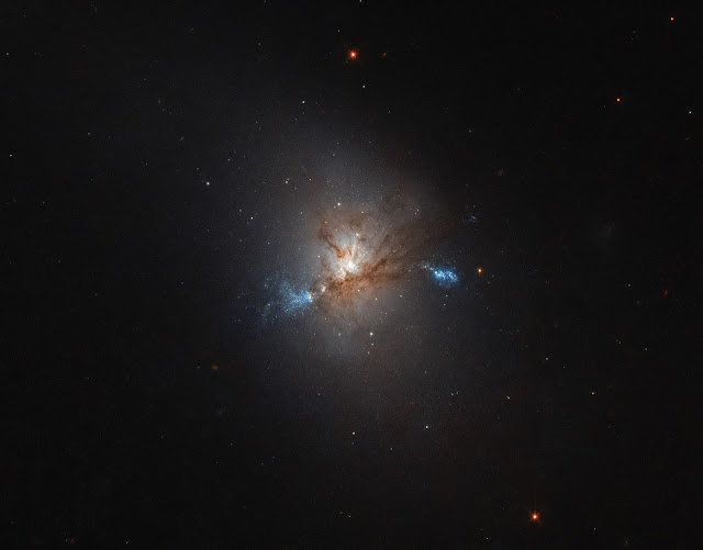 Lenticular Galaxy NGC 1222