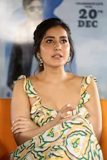 Actress Raashi Khanna Stills At Prati Roju Pandage Movie Interview  