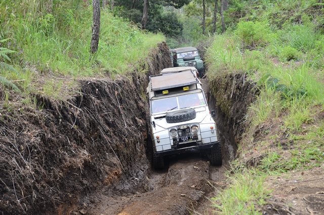 Fun Offroad Cikole Jayagiri Lembang-Paket Wisata Bandung Offroad Full Service Adventure