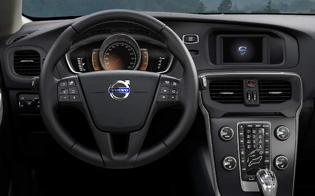 Volvo V40 T3 Knetic - interior