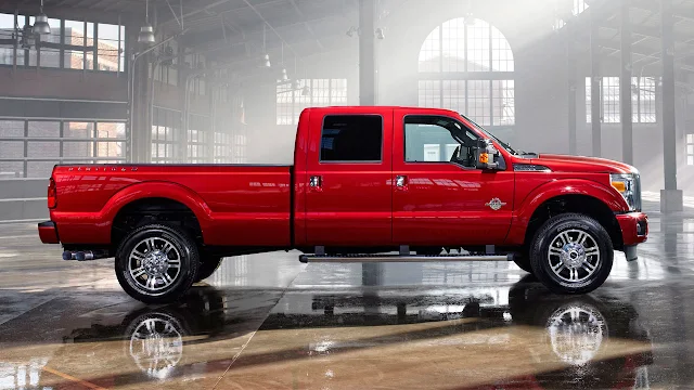 2013 Ford F-Series Super Duty side