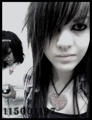 cute emo hairstyle for emo girls scene queen with pink scene hairstyle