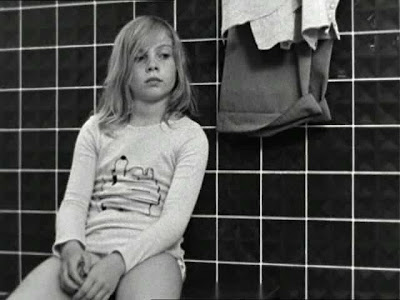 Wenders. Alice in the Cities. Fear bathtub scene 3