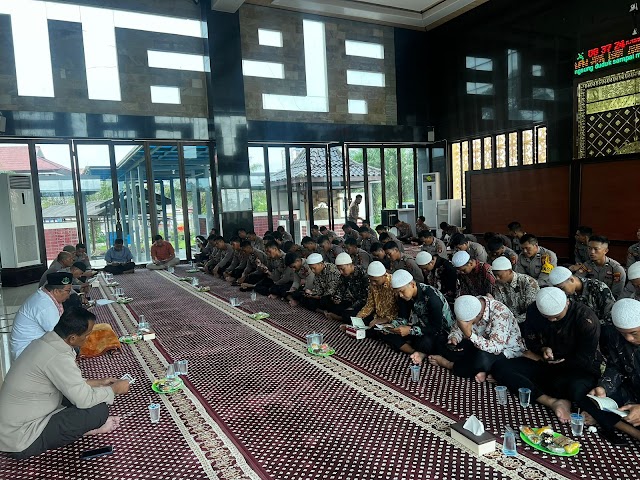 Polres PPU Rutin Melaksanakan Bimbingan Rohani Di Mesjid As-Surthon Polres Penajam Paser Utara