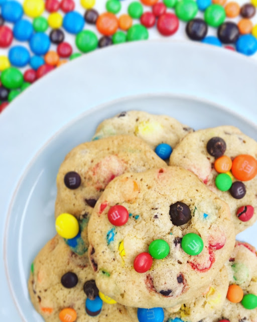 Galletas con chispas de chocolate y M&M's