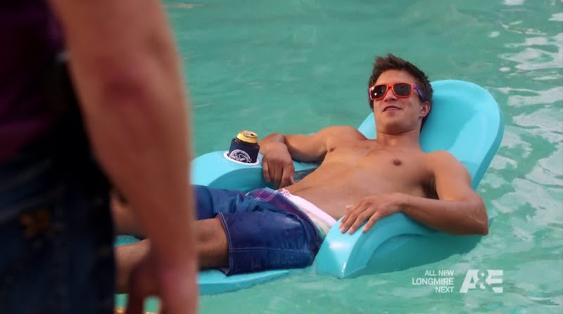 Rob Mayes Shirtless in The Galdes s3e09