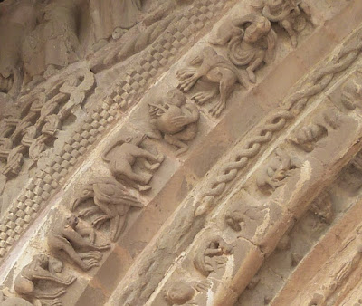 ROMÁNICO EN NAVARRA. MONASTERIO DE SAN SALVADOR DE LEYRE. Detalle Arquivoltas Porta Speciosa