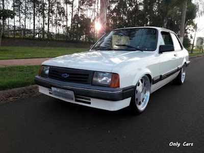 Chevette Rebaixado Branco Rodas 17"