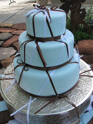  white and brown are very popular colors for wedding cakes this year