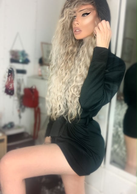  Dresses, casual dresses, going out dresses, date night, mini dress, hoodie dress, tshirtdress, black dress, ghetto dress, sexy dresses, wavy hair, natural makeup, 80s vibe, femme luxe, femme luxe finery, luxegal, high stress, high end, fashion blogger, review, gifted