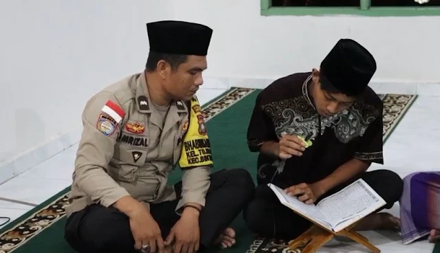 Polsek Bintan Utara Amankan Remaja yang Perang Sarung dan Memberi Sanksi Kapolek Bintan Utara, Kompol Suwitnyo saat