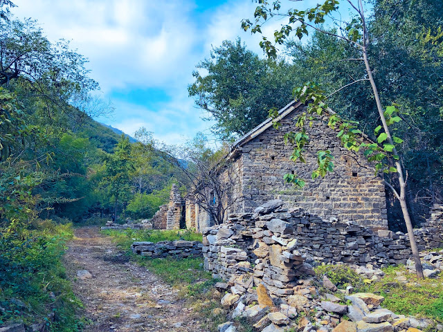 Travel to Guanmiao ancient Village,25 photograph，come to see our travel notes