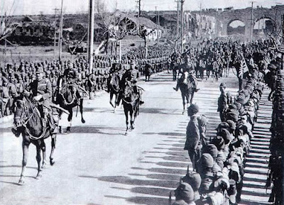 Bombas atómicas sobre Hiroshima y Nagasaki. Pinceladas del Pasado. El general Iwane Matsui entrando en Nankín.