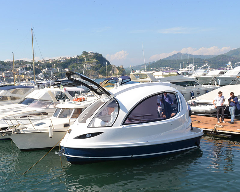  Jet Ski and a Yacht Had A Baby! Check Out The New 2014 Jet Capsule