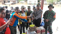 Polsek Linggabayu Berikan Bantuan Sembako Di Posko Bencana Banjir Desa Sampuran