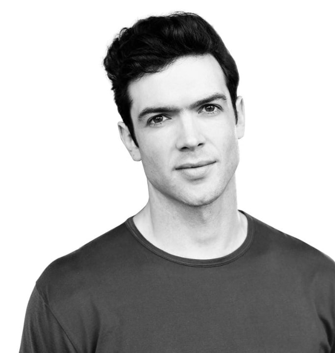 Ethan Peck Age, Birthday, Height, Family, Bio & Facts