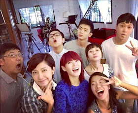 The first photo showed the cast of Tiger Mum, a 2015 Channel 8 drama series starring Huang Biren and Yao Wenlong. Belinda also acted in the drama, along with Jayley Woo and Aloysius Pang.