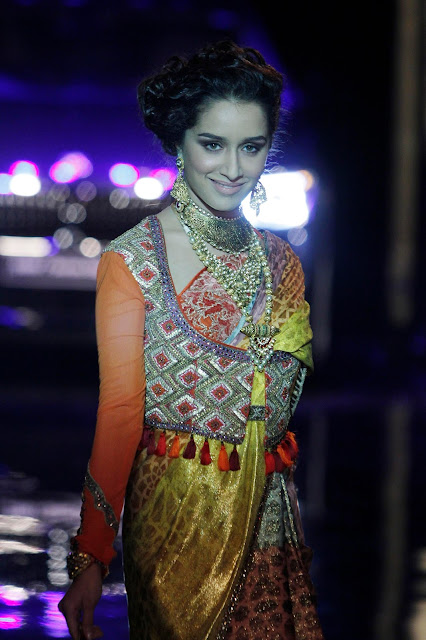Shraddha Kapoor sexy look at fashion show
