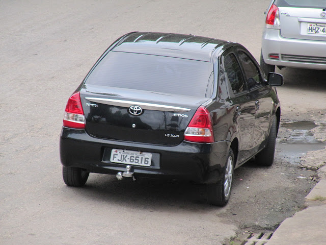 PRETO SEDAN FJK 6516