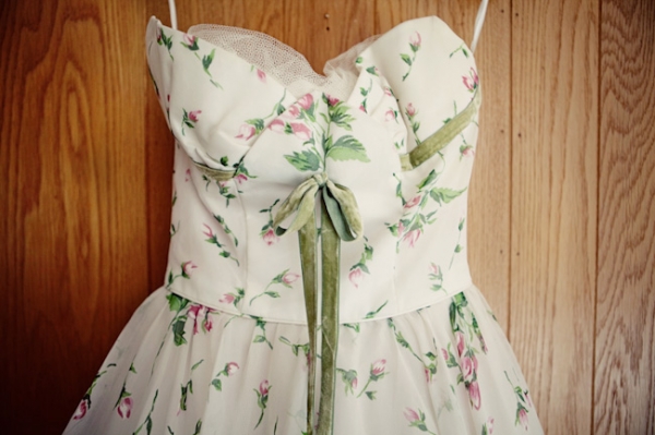 20 Sweet 50's Wedding Dress The sweetest little vintage wedding dress I 