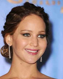 Foto Jennifer Lawrence Model Gaya Rambut Ikal 2014 Ngetren 