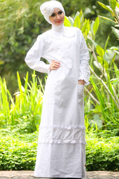 25 Model Baju Muslim Warna Putih Untuk Lebaran Terbaru 