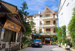 khách sạn Sunny Mountain hotel 