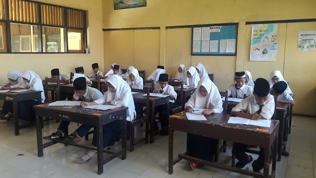 Materi Bahasa Indonesia kelas 7 Menyibak Ilmu dalam 