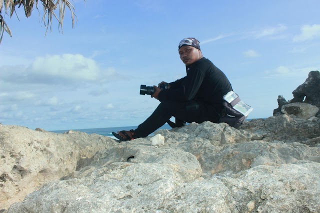 Jasa Tukang Foto Pantai yang Semakin Tergerus Waktu