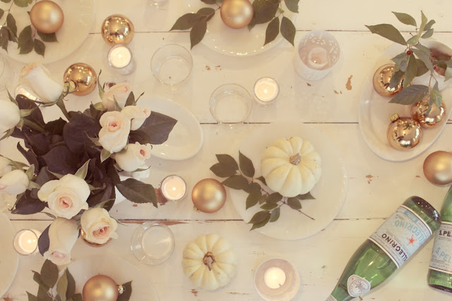 hellolovely-hello-lovely-studio-romantic-farmhouse-table-holiday-roses-white-gold