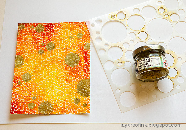 Layers of ink - Shiny Autumn Card Tutorial by Anna-Karin Evaldsson. Apply luster wax through the Simon Says Stamp Mix and Match Circles stencil.