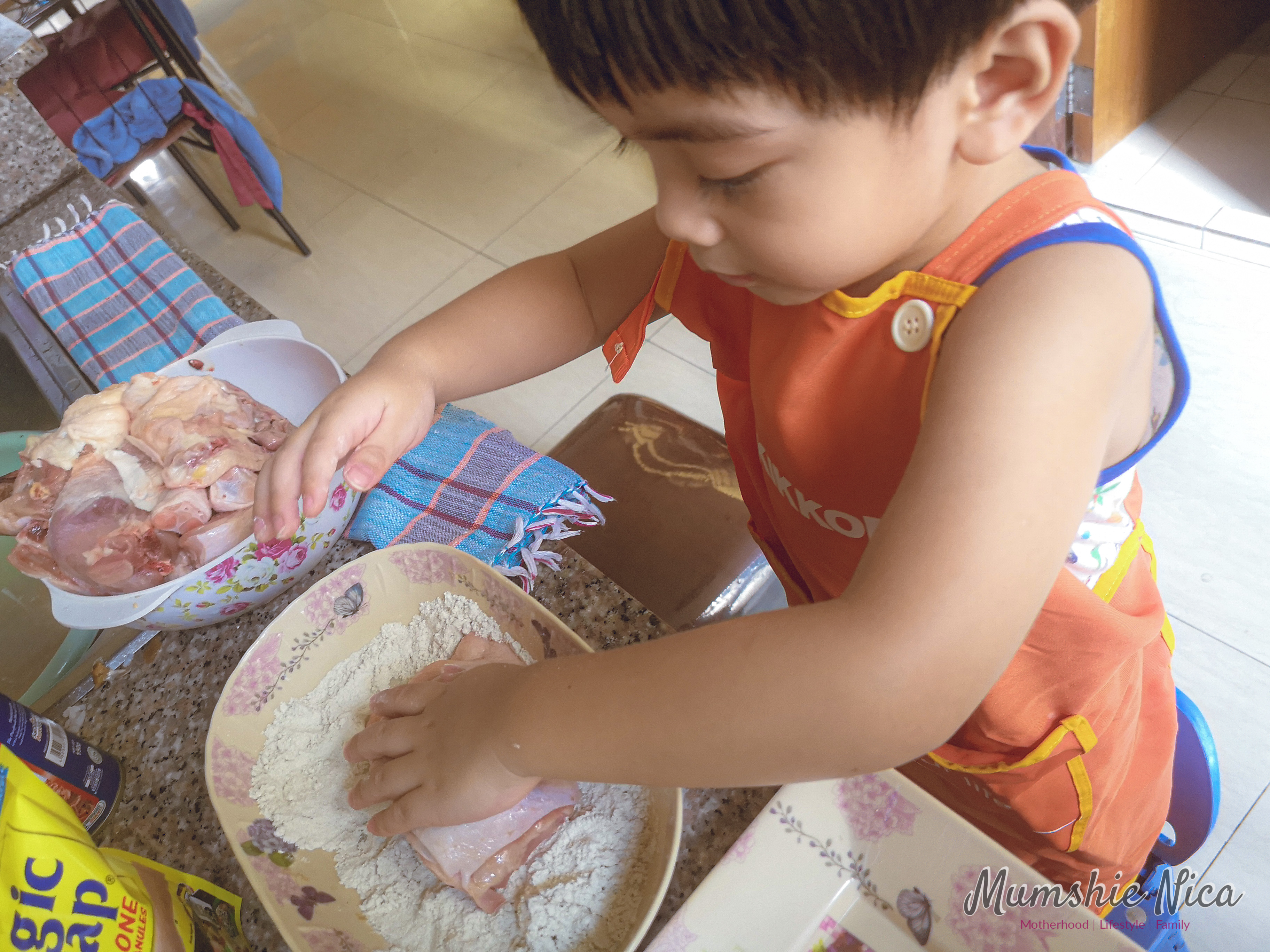 Toddlers cooking