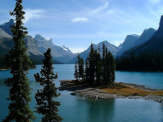 Spirit-Island-Maligne-Lake-jasper-national-park