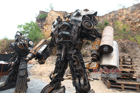 robot megatron dari cina