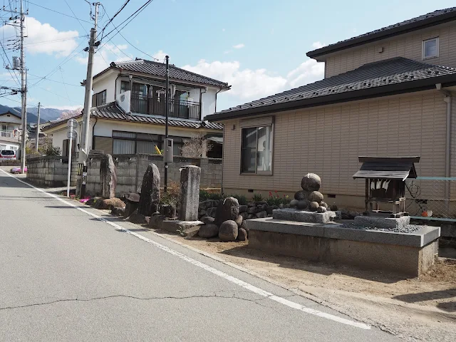 塩山　丸石　道祖神