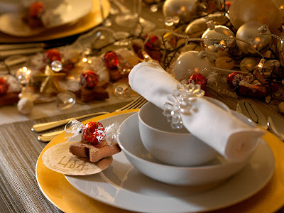 Christmas Table Decorating, Christmas, Home Decorating, Decorating, Decorating Ideas