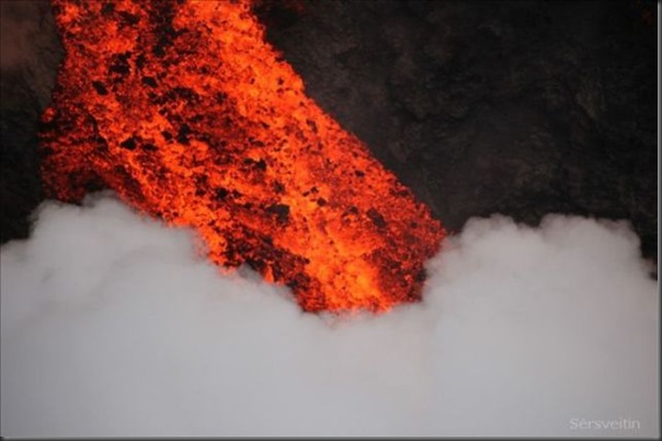Uma erupção do vulcão islandês (4)